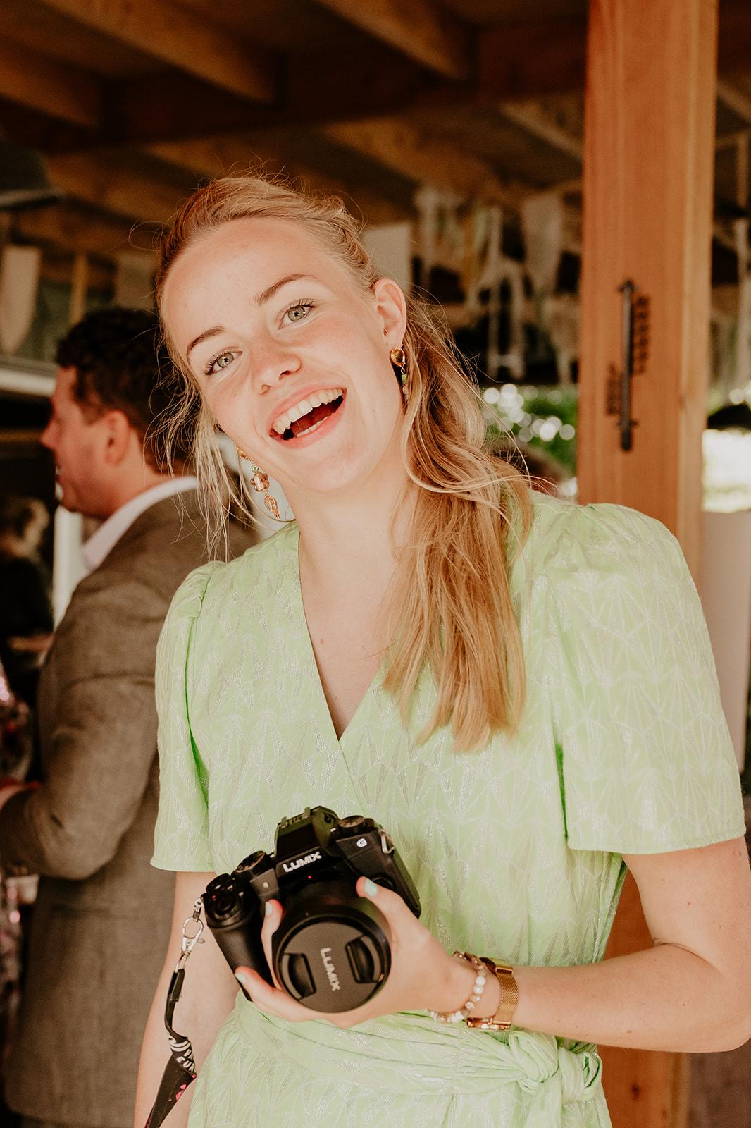 Portret van videograaf Marij Tolsma, gefotografeerd door Romy Postma